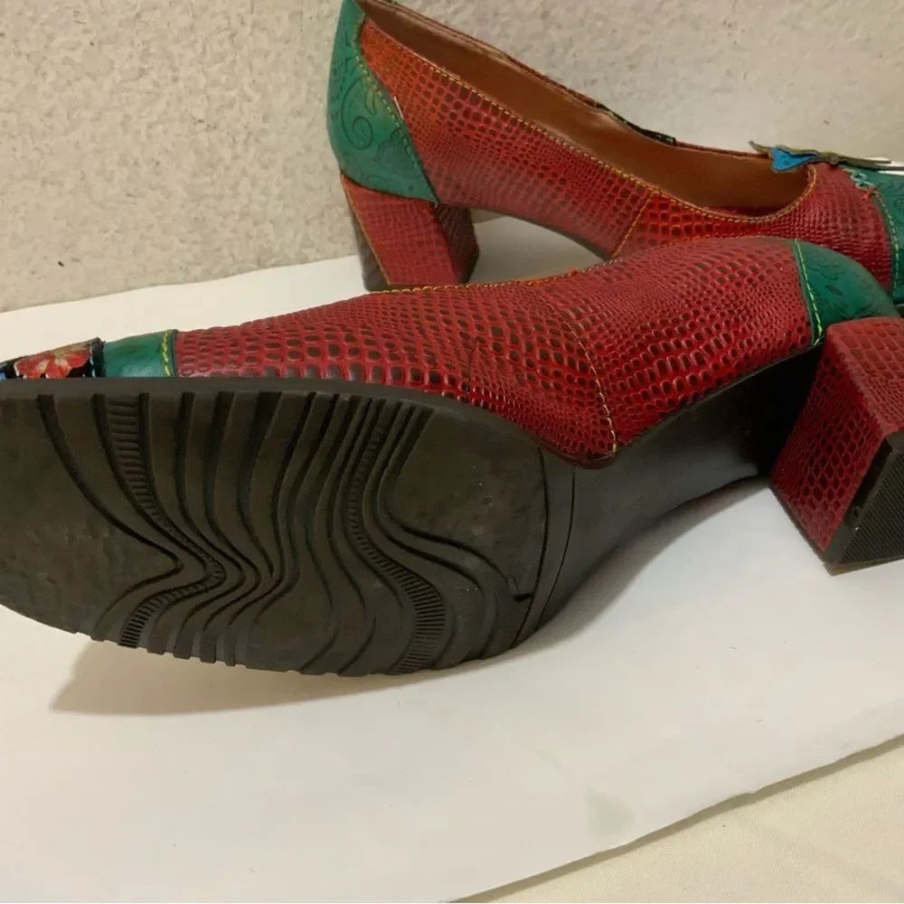 Obiono Womens Sz 10/41 Unique Handpainted Leather Square Heel Butterfly Shoes — image 7 of 8